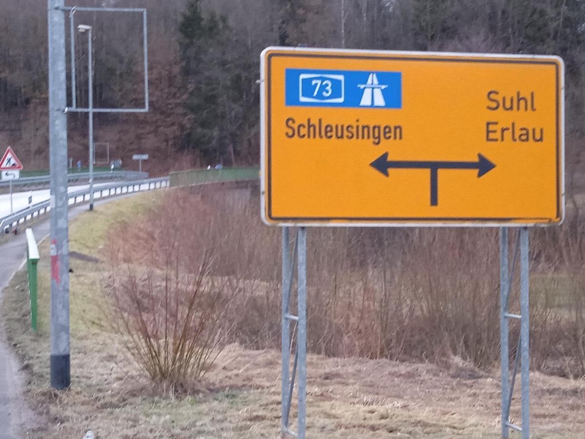 Hotel & Restaurant Zum Adlersberg Schleusingen エクステリア 写真