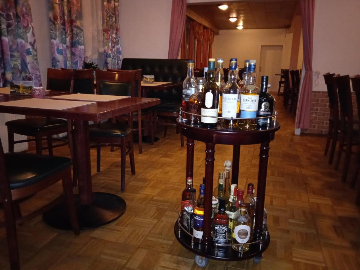 Hotel & Restaurant Zum Adlersberg Schleusingen エクステリア 写真