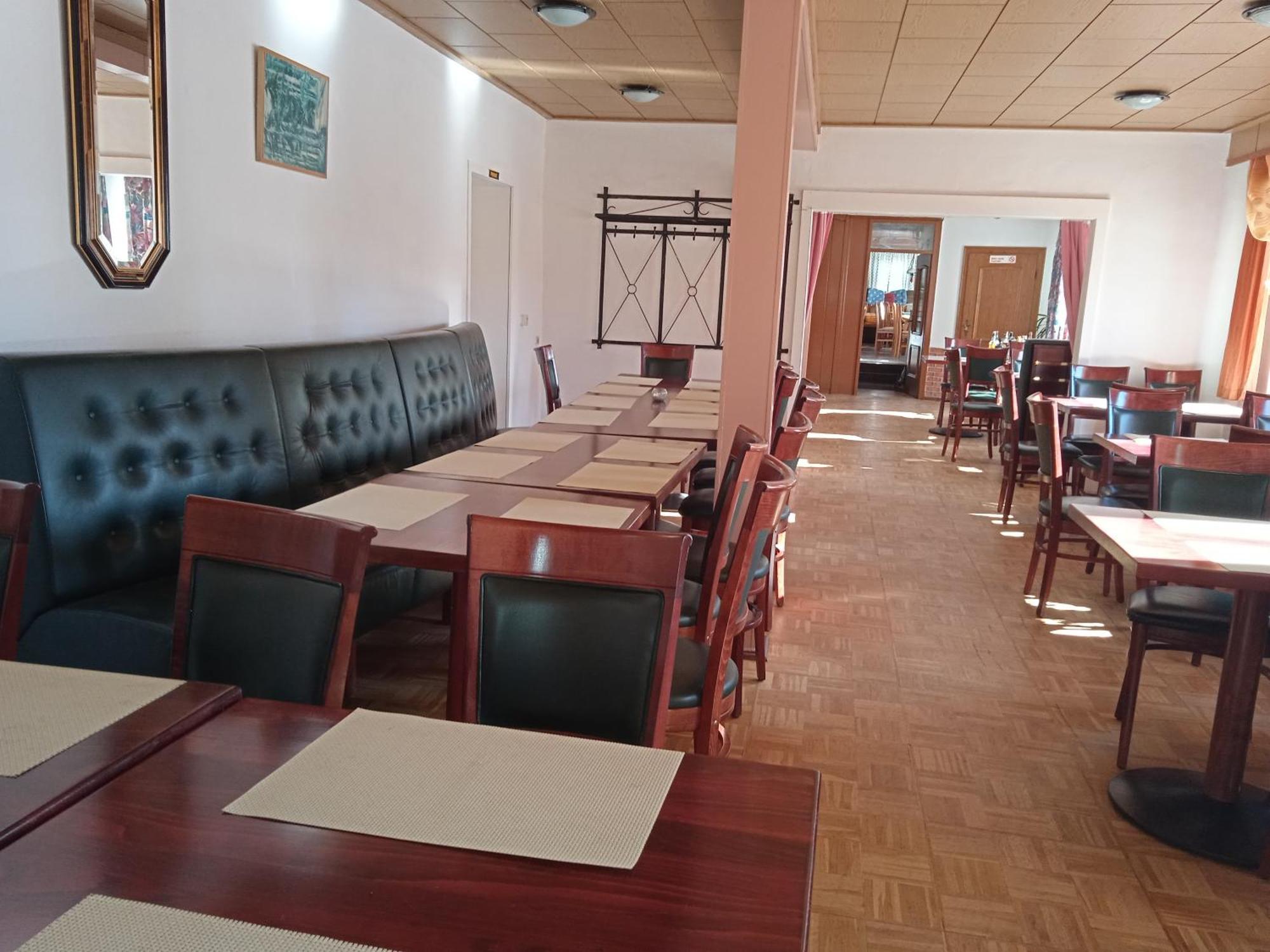 Hotel & Restaurant Zum Adlersberg Schleusingen エクステリア 写真