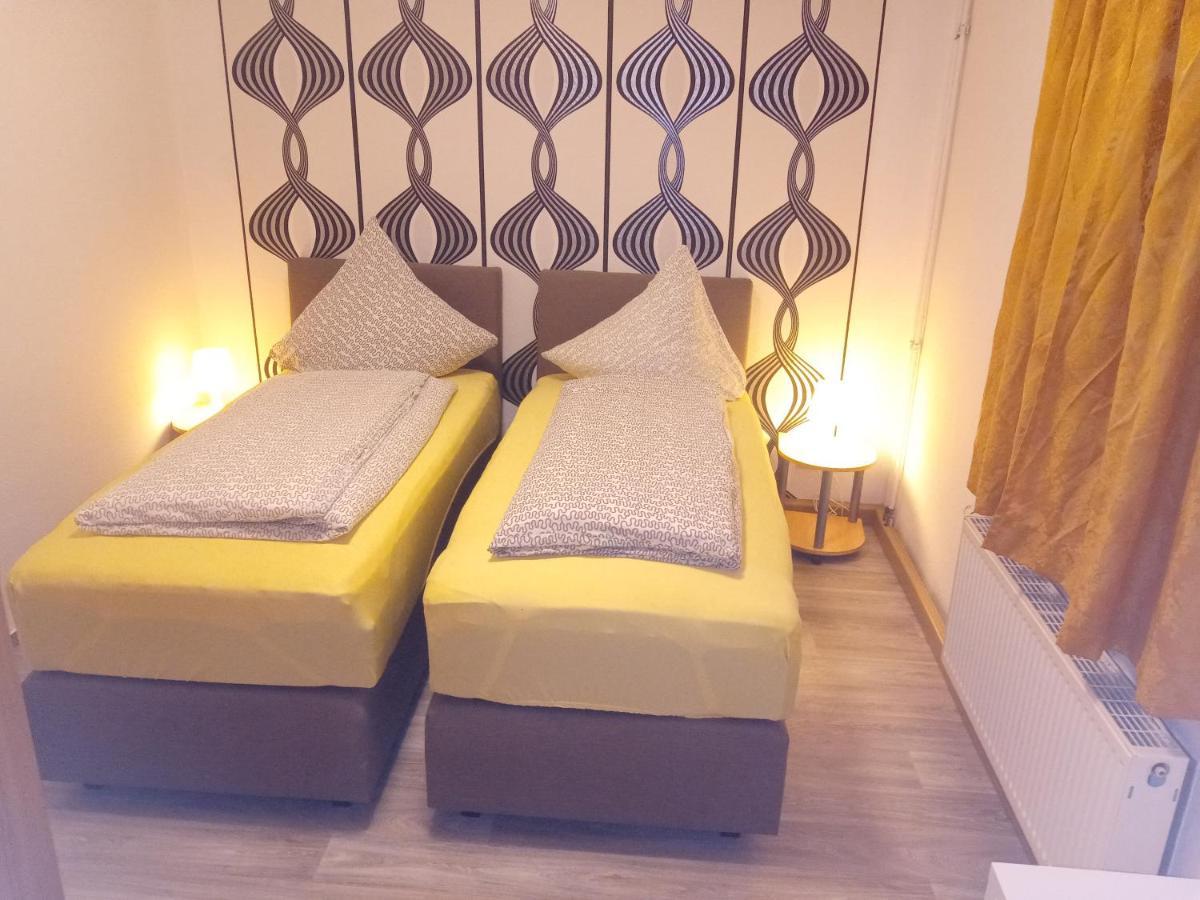 Hotel & Restaurant Zum Adlersberg Schleusingen エクステリア 写真